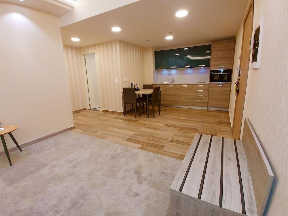 Maximus Hotel Blat المظهر الخارجي الصورة